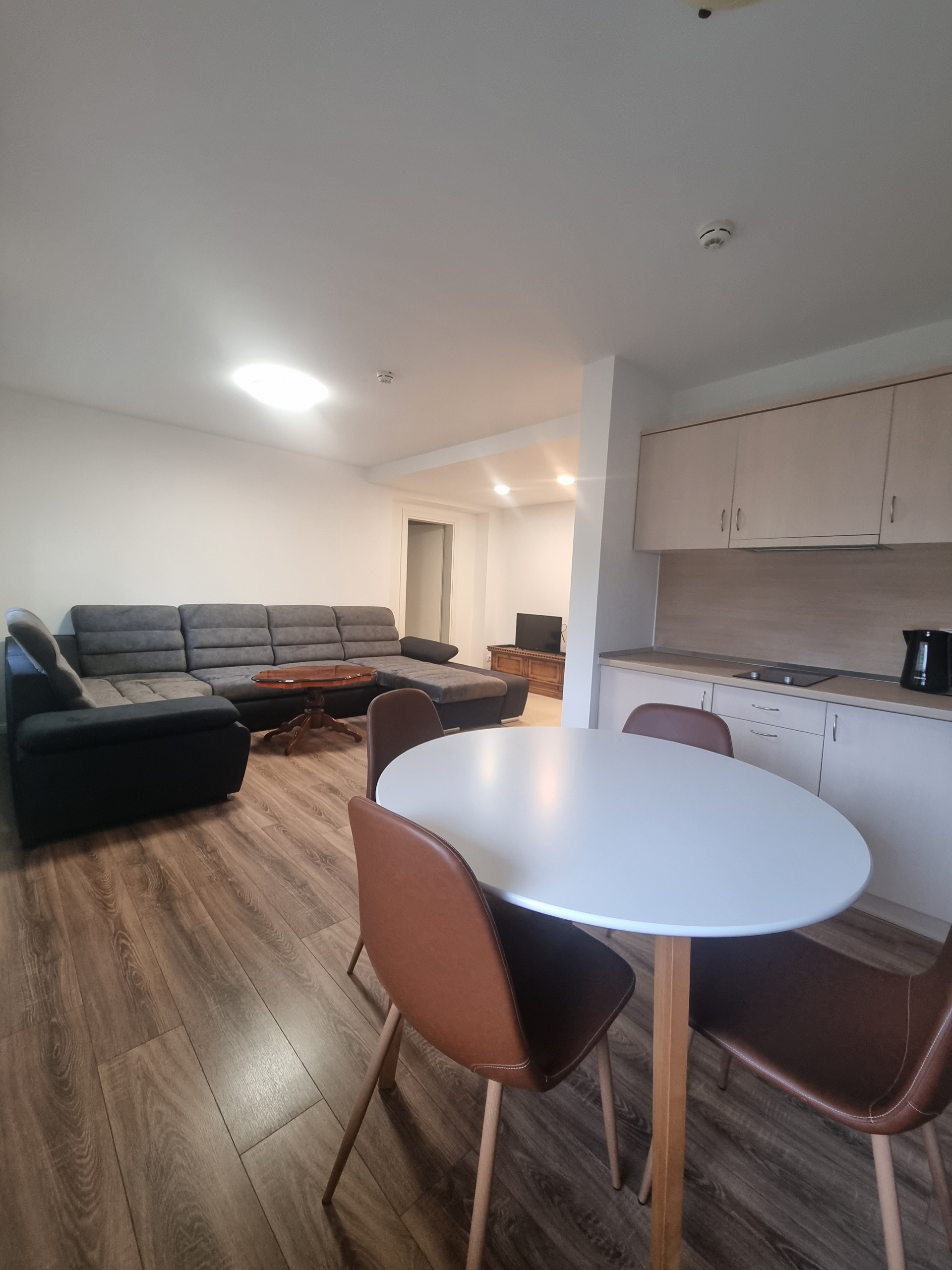 APARTAMENTAI IR BUTAI PRIE JŪROS GIRULIUOSE, Turistų g. 20-22, Klaipėda