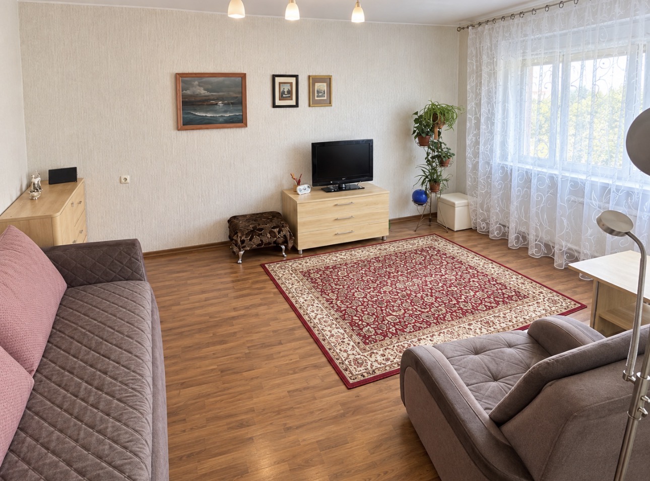 ERDVUS IR TVARKINGAS 1 KAMBARIO BUTAS SU HOLU MOGILIOVO G.!
